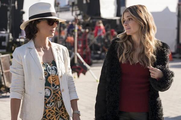 Constance Zimmer, Shiri Appleby - UnREAL - All In - Z filmu