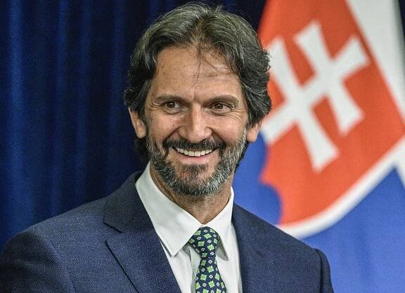 ROBERT KALIŇÁK: NECHCEME ZAVIESŤ POVINNÚ VOJENSKÚ SLUŽBU