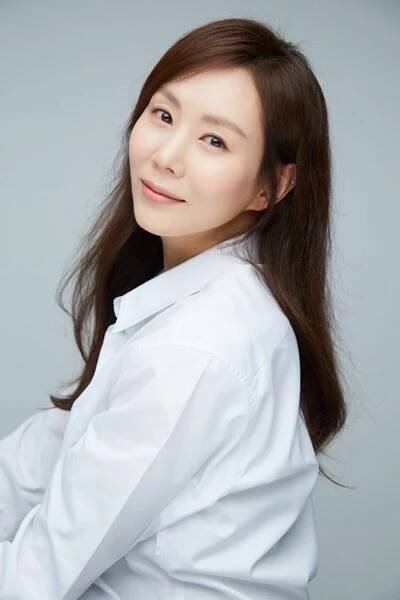 Park Ye-Jin-1981-p1.jpg