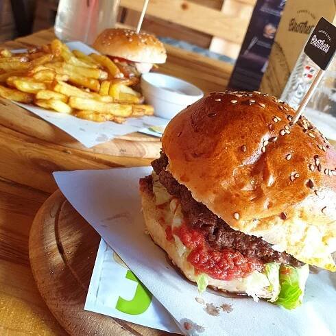 BURGER & BAR BROTHERS, Uherske Hradiste - Restaurant Reviews, Photos & Phone Number - Tripadvisor