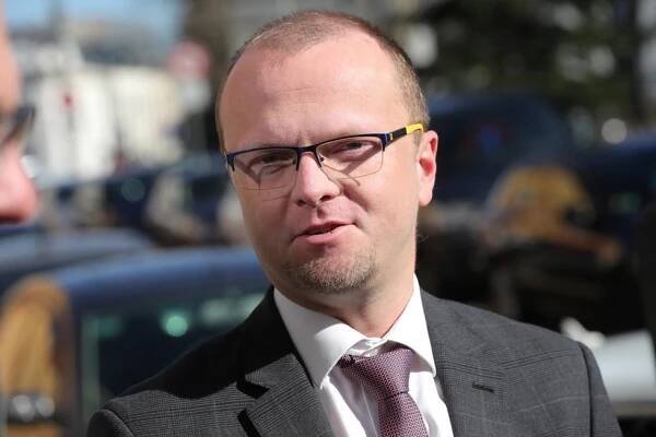 Adámek krvácel na chodbě nemocnice, její náměstek i po zásahu hejtmana končí