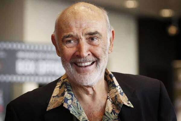 Sean Connery, Hollywood's Quintessential James Bond, Dies at 90