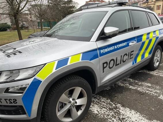 Rychlý zásah policistů pomohl zachránit život seniorky v Mladé Boleslavi - RÁDIO MB