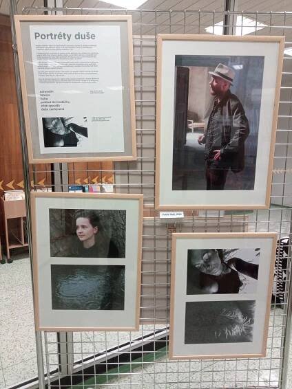 Vernisáž výstavy Petry Sinecké: Portréty duše na Praze 8 | České galerie / Moderní umění a současná malba, aktuální výstavy