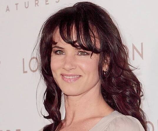 Juliette Lewis Biography - Facts, Childhood, Family & Achievements of Actress & Singer