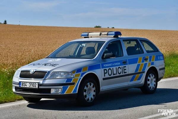 Řidič osobního automobilu srazil u Olbramovic dva motorkáře, jeden z nich zemřel | Týdeník Policie