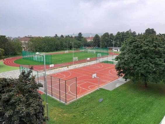 Sportovní areál Mojmír | Sportovní povrchy pro hřiště a haly | ekkl.cz