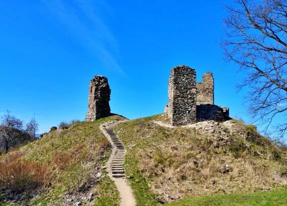 Zřícenina hradu Brníčko | TuristickaMapa.cz