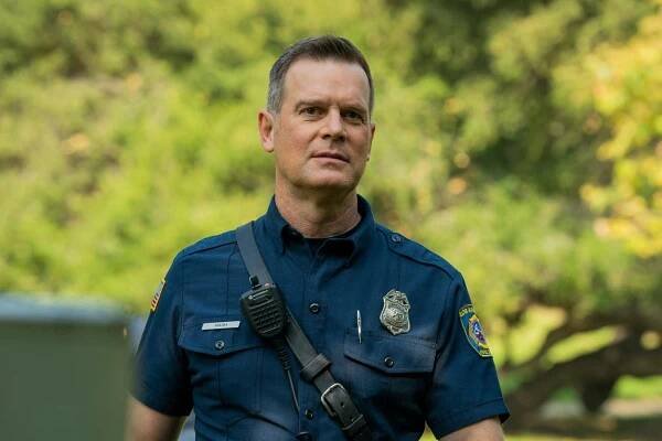 Killing Peter Krause Off '9-1-1' Is an All-Time TV Disaster