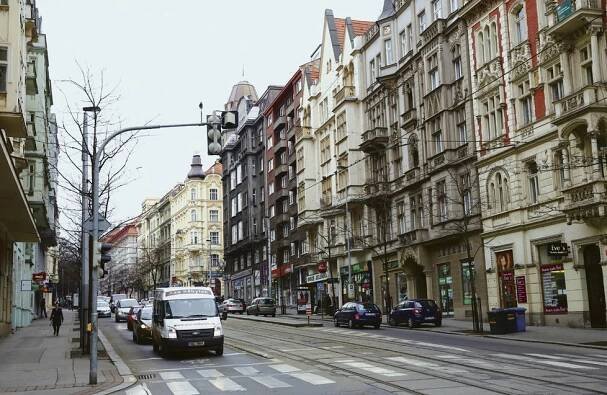 Vylezli jsme z krytu a uviděli hrůzu! vzpomíná pamětník náletů na Prahu