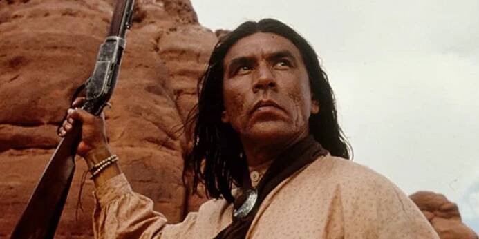 Ve snímku Geronimo z roku 1993 si hrdinu zahrál Wes Studi