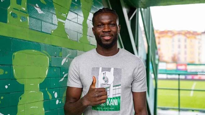 Druhá nigerijská posila klokanů. Ze Sparty B míří do Ďolíčku Nelson Okeke