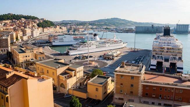 Ancona Letiště Falconara (AOI) – Stav letů, mapy a mnohem více | KAYAK