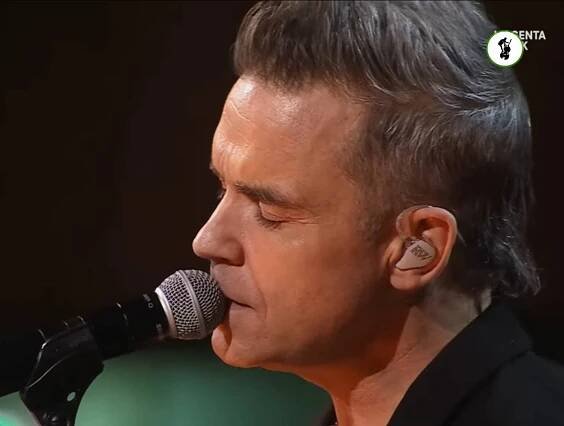 Robbie Williams Brings Audience To Tears With Orchestral Take On ‘Angels’