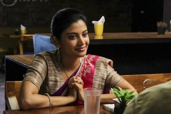 Shivada Nair - Adhe Kangal - Z filmu