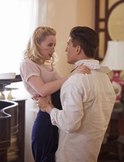 Emily Tennant, Adam Scott Miller - USS Indianapolis: Boj o přežití - Z filmu