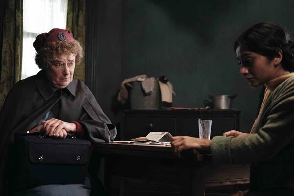 Zavolejte porodní sestřičky - Epizoda 3 - Z filmu - Linda Bassett