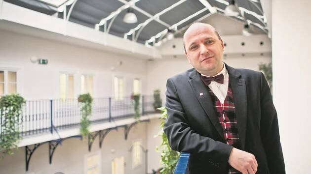 Profesor Josef Šíma: Evropa tiskne levné peníze už několik let