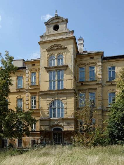 Soubor:Stará nemocnice Znojmo (6056).jpg – Wikipedie