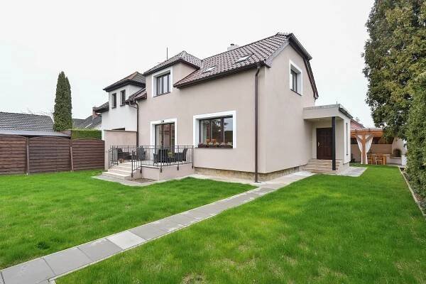 Bělušická, Újezd nad Lesy - Praha 9 | Pronájem, Rodinný dům 4+kk, 154 m²
