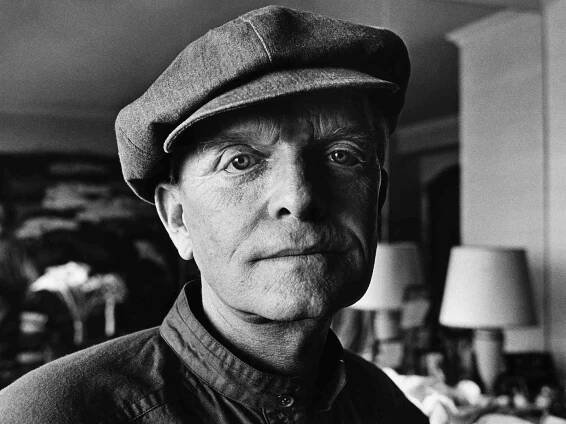 Truman Capote in his Upper Eastside apartment living room in 1980.