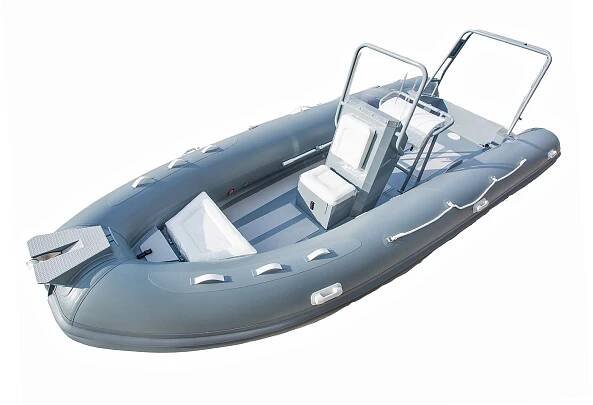 Člun nafukovací Gladiator Rib 540 AL šedý s konzolí | marine.cz 