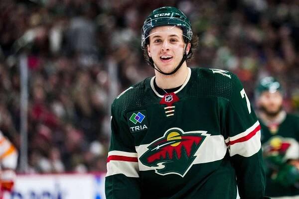 Wild hlásí klíčový podpis. Obránce Faber podepsal na osm let