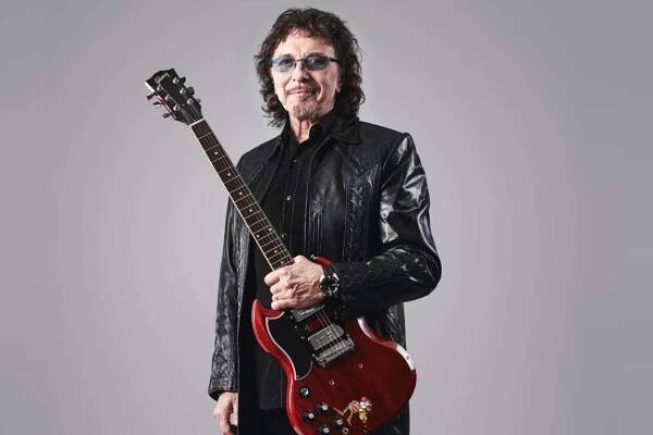 Tony Iommi se objevil na pódiu při premiéře baletu BLACK SABBATH