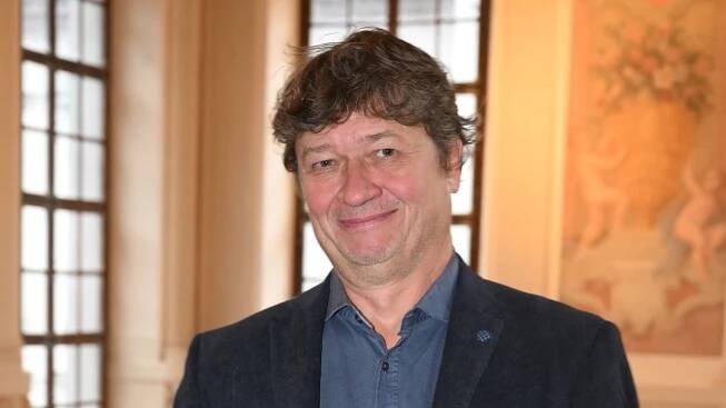 Karel Janák sepsul Českou televizi. Na jeho pohádkách se dost šetří