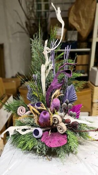Grabschmuck | Grabschmuck allerheiligen, Grabgestecke allerheiligen, Blumengestecke