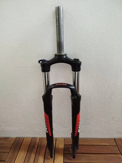Odpružená MTB vidlice SR SUNTOUR 27,5" za 1 000 Kč