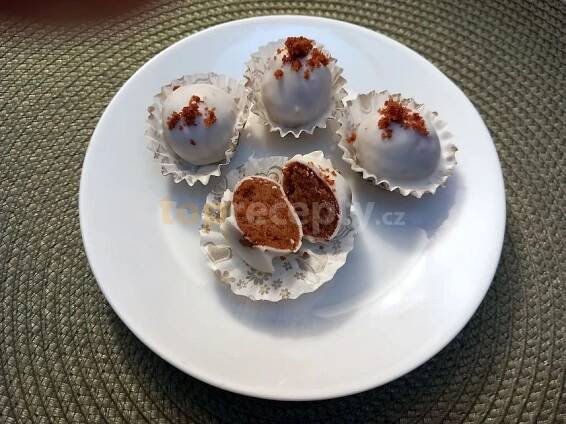 Kuličky alà Red Velvet s bílou čokoládou - fotografie 2 - TopRecepty.cz