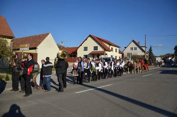 Martinské hody 2015 - Oficiální stránka obce Dolní Loučky