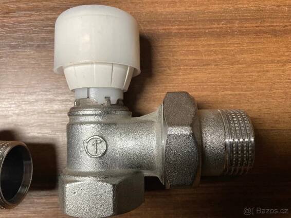 Termostatický ventil 1" GIACOMINI rohový