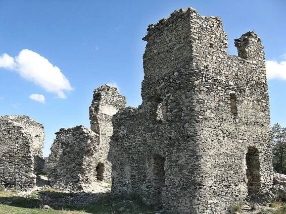 Hrad Brníčko na Olomoucku proměnili ve zříceninu sami jeho... | Regiony