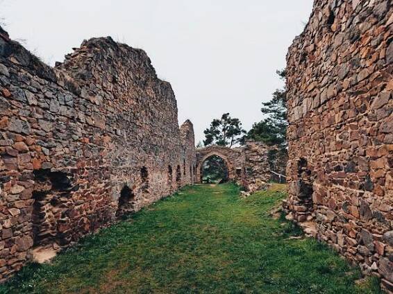 Zřícenina hradu Kamýk foto 5