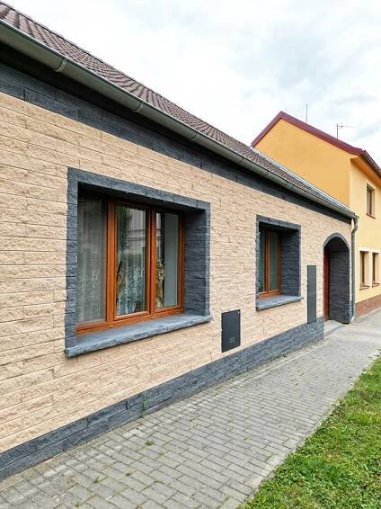 Šedá fasáda domu | Stavoblock