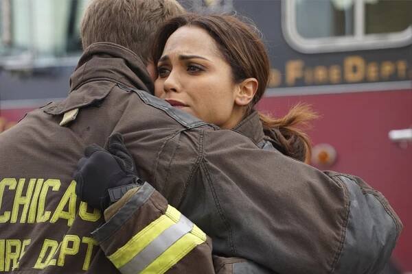 Chicago Fire - Padá obloha (S04E13) (2016)