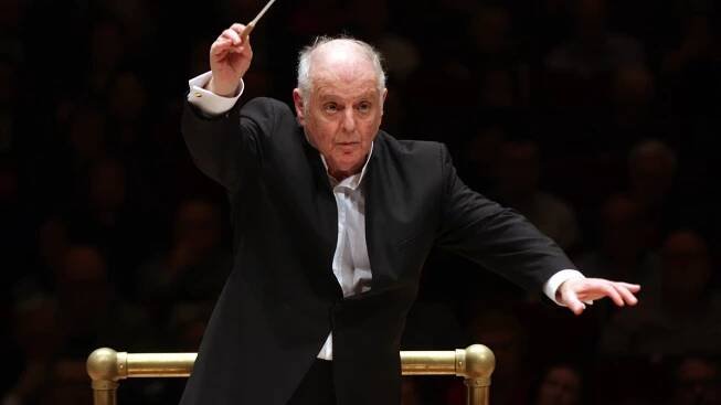 Daniel Barenboim, Titan of Conducting, to Step Down in Berlin