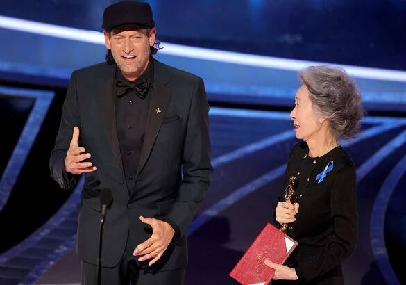 Troy Kotsur is second deaf Oscar-winner, 35 years after 'CODA' costar Marlee Matlin