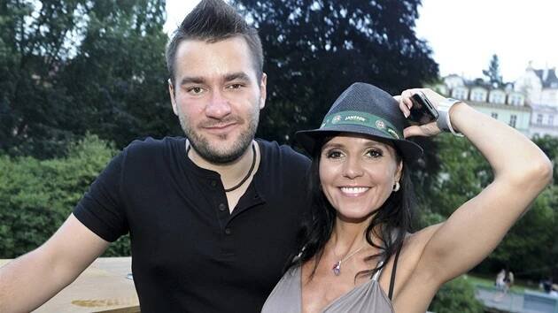 MFF KV 2012 - Marek Ztracený a reportérka TopStar magazínu Martina Jandová 
