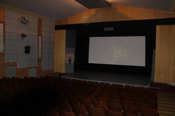 FOTO: Kino postavené v akci Z zvládne i to co nedokáže moderní multiplex