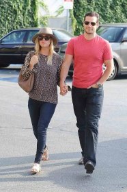 Kaley Cuoco and Henry Cavill go shopping hand-in-hand at Gelsons in Sherman Oaks, CA