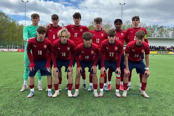 Reprezentace do 16 let na turnaji ve Švédsku porazila Švýcarsko 3:1