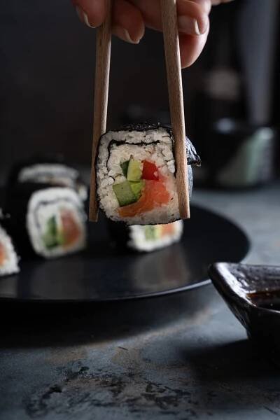 Keto Sushi Rolls (Maki sushi with cauliflower rice) - Tatiana Chizganova