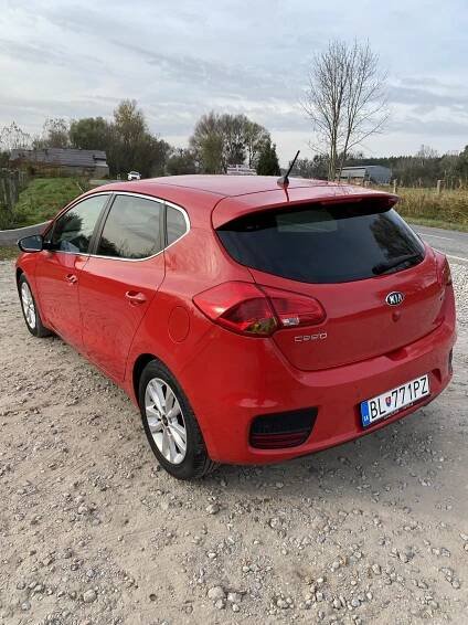 Predám Kia ceed RV 2017 1,6 CRDI diesel Silver Edition AUTOMATICKA PREVODOVKA, - Automach.sk