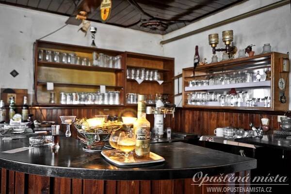Restaurace v zatáčce, (CZ) Česká republika | OpustenaMista.cz