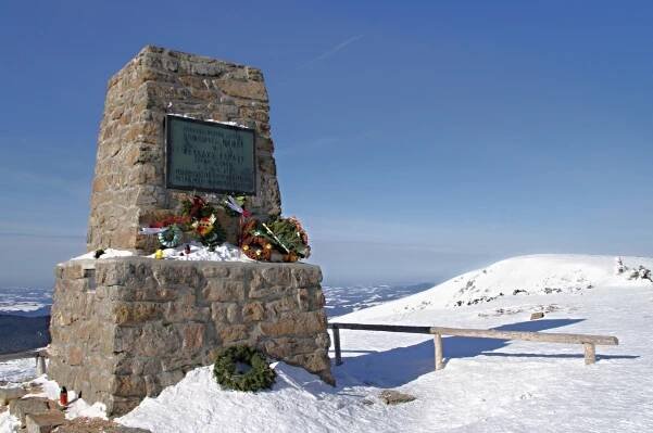 Dnes je Den Horské služby v ČR. Hromadná pietní akce v Krkonoších se však nekoná