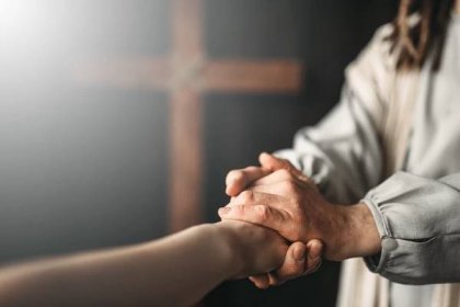 Ježíš podává pomocnou ruku potřebným
