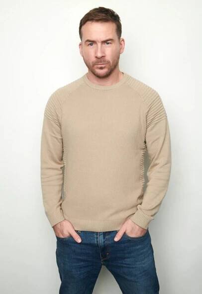 Barry Sloane of 'Passenger' — New York Comic Con 2024